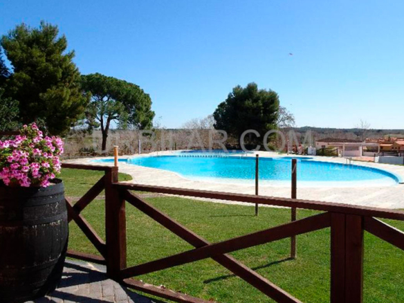 Chalet en Masía de Traver, Riba Roja de Túria | Urbilar