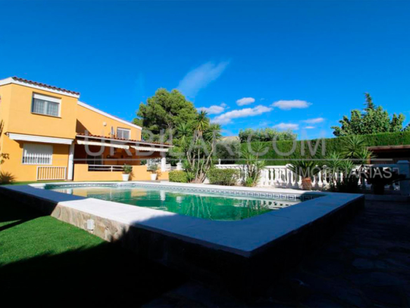 Chalet en venta en Villamarchante Urbanización La Llomaina - Urbilar Inmobiliaria