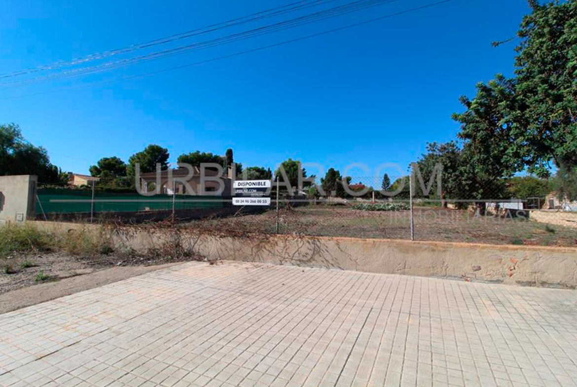 Parcela urbana en venta en La Pobla de Vallbona - Urbilar Inmobiliaria