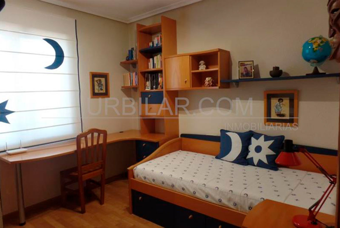 Dormitorio del chalet en venta en Bétera | Urbilar