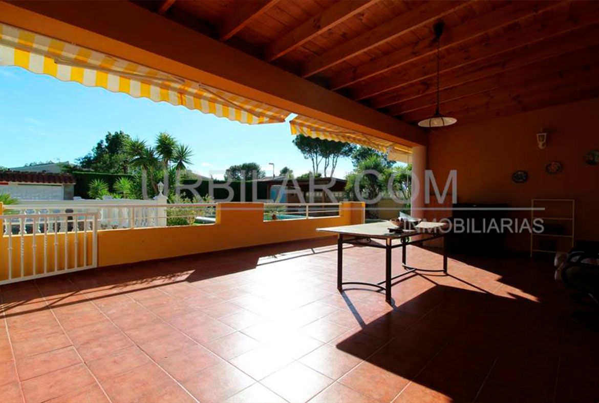 Terraza del chalet en Villamarchante Urbanización La Llomaina - Urbilar Inmobiliaria