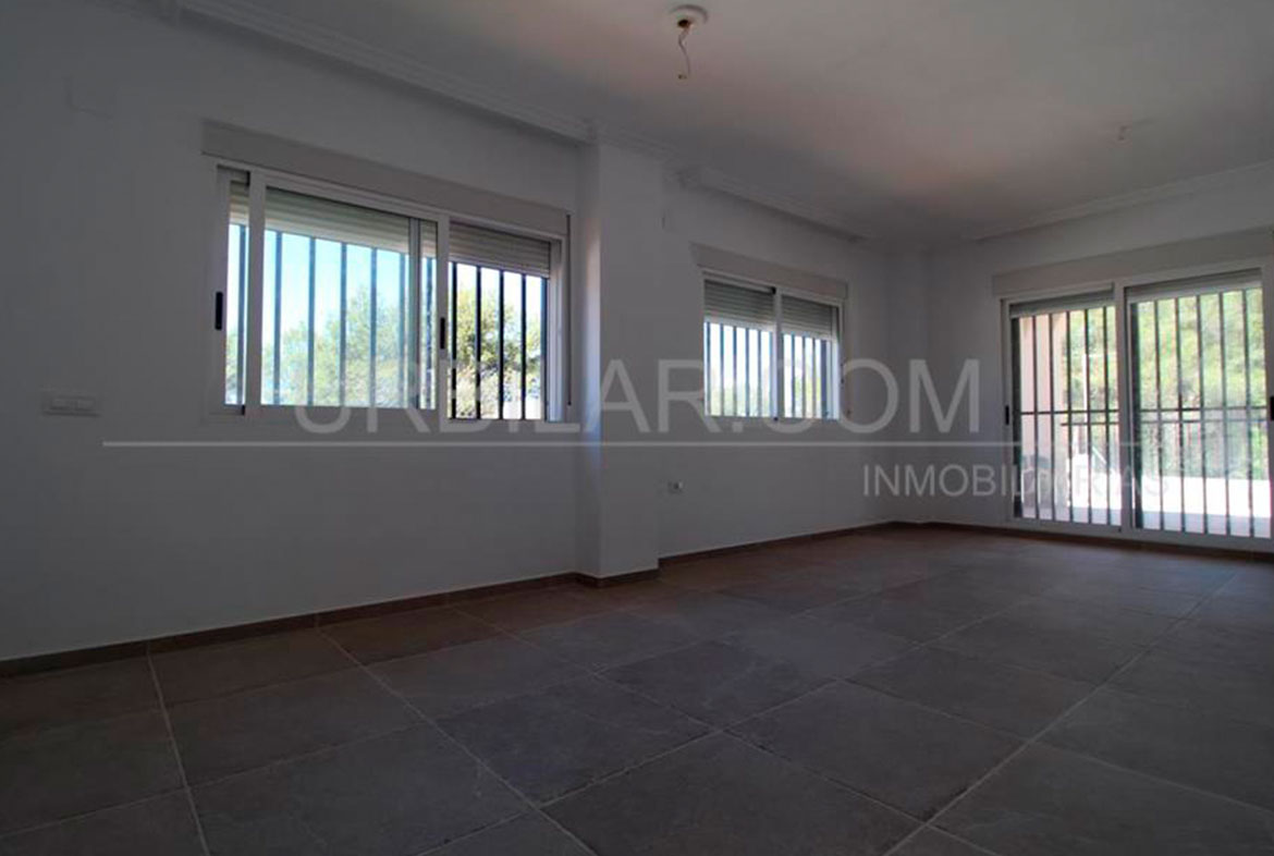 Chalet reformado en Villamarchante | Urbilar