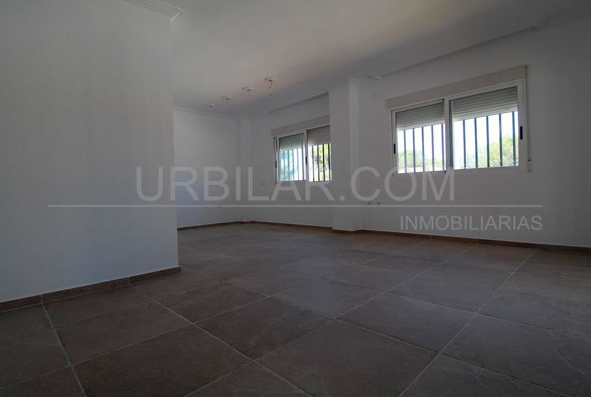 Chalet reformado en Villamarchante | Urbilar