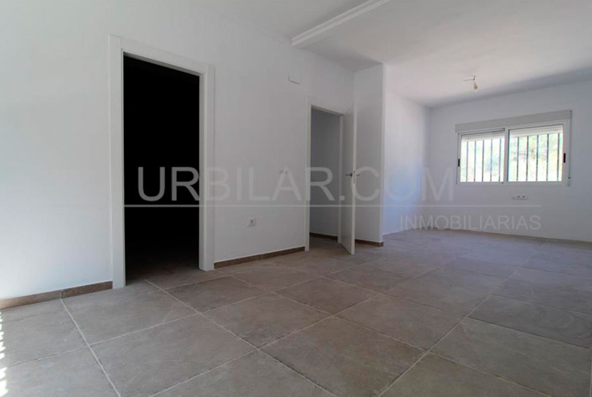 Chalet reformado en Villamarchante | Urbilar