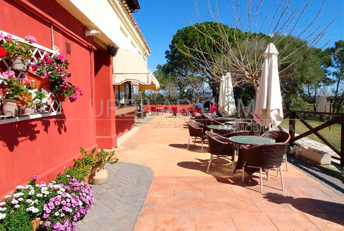 Exterior del chalet en Masía de Traver, Riba Roja de Túria | Urbilar