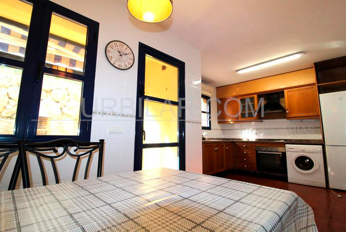 Cocina del chalet en Masía de Traver, Riba Roja de Túria | Urbilar