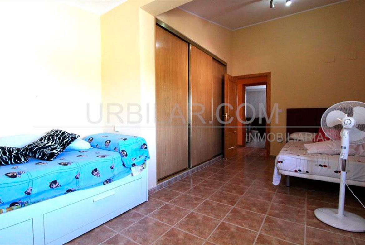 Dormitorio del chalet en Villamarchante Urbanización La Llomaina - Urbilar Inmobiliaria