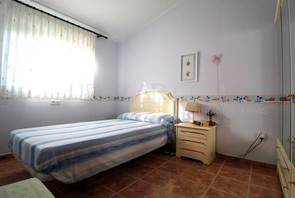 Dormitorio del chalet en Villamarchante Urbanización La Llomaina - Urbilar Inmobiliaria